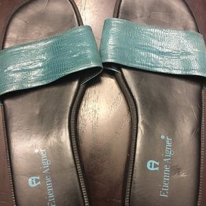 EUC Etienne Aigner slides size 8